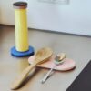 PLAYST ovaal rozebordje van 19,6 bij 9,8 cm met lepels erop