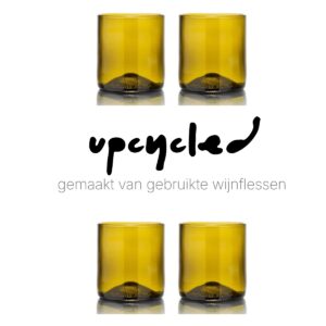 Rebottled tumbler short glazen in de kleur olijf met de tekst upcycling