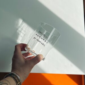 Alternative view of Socially awkward by nature glas (L)