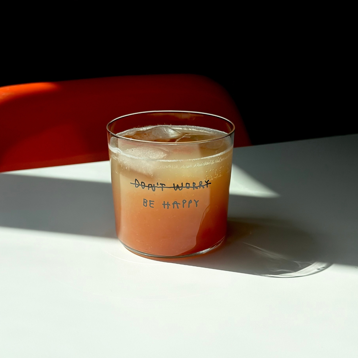 Alternative view of Be Happy glas