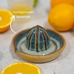 Alternative view of Citruspers blauw keramiek | handgemaakt